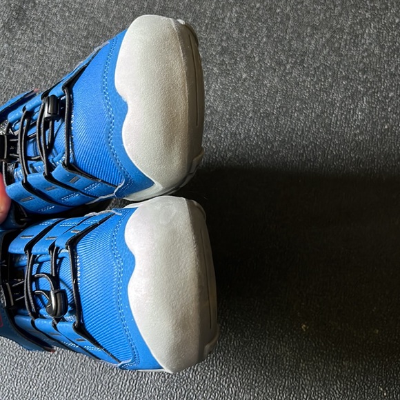 Keen shoes size 4 - Picture 2 of 6